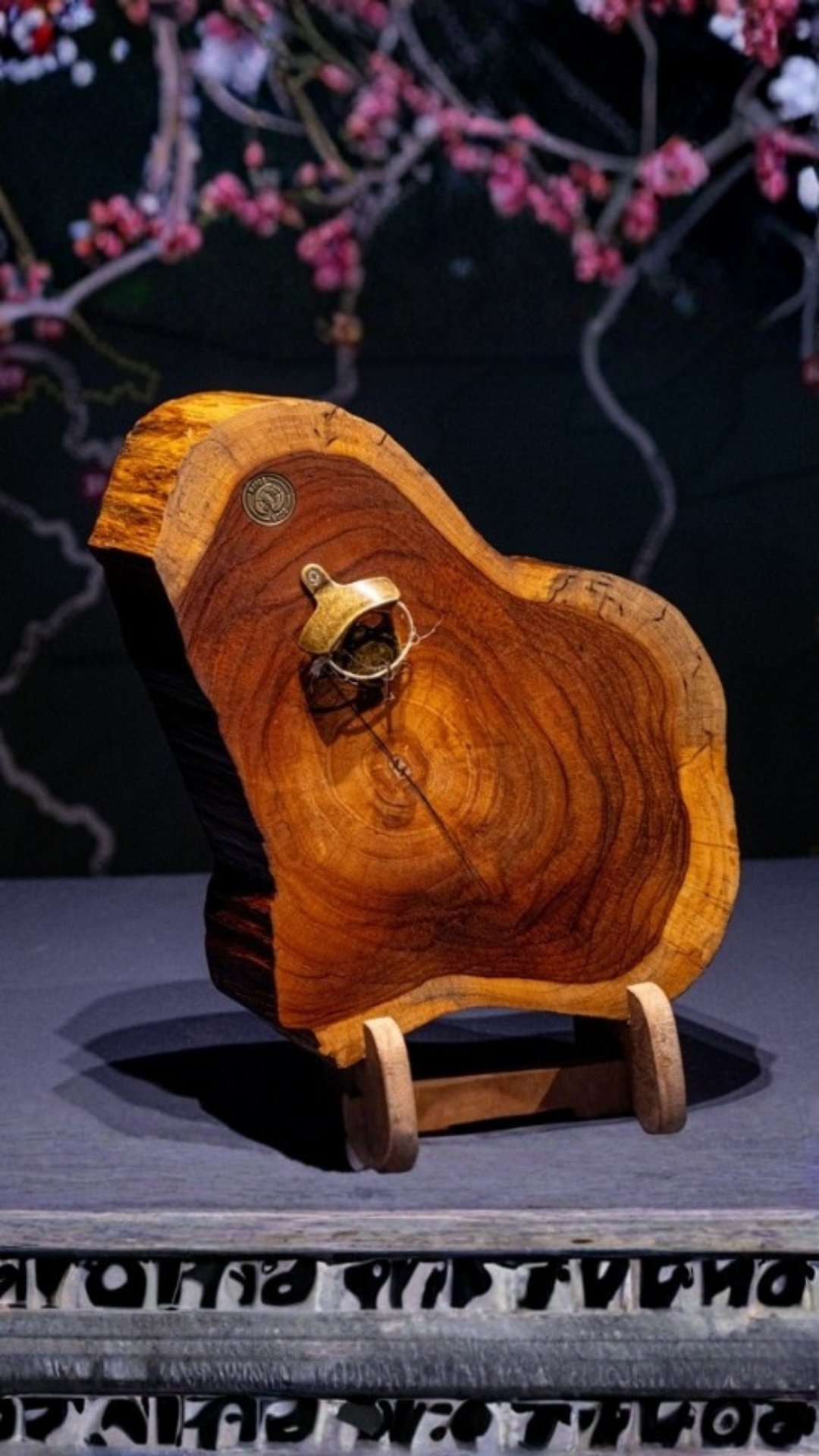 Abridor de Garrafa de Parede Magnético - Matos Wood